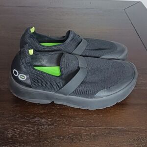 Oofos OOmg eeZee Low Black Slip-On Women's Shoes Size 8